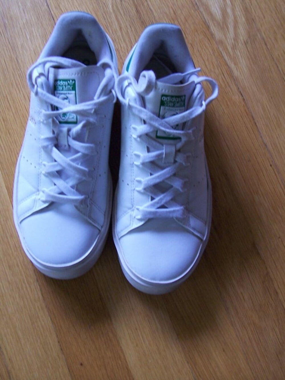 White Women's Adidas Stan Smith with Green Tab Size 7.5 Excellent Condition